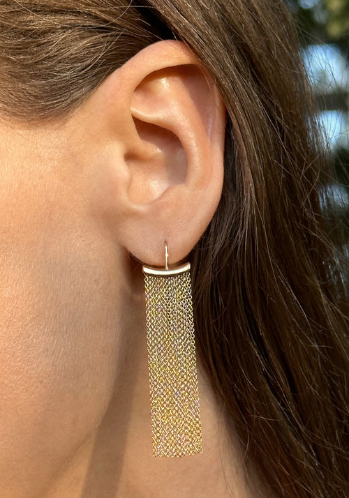 Fringe gold curved earrings